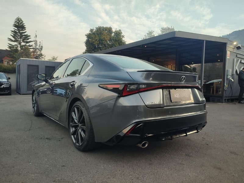 Lexus IS300 F SPORT 2.0 2024 - Imagen 6 de 17