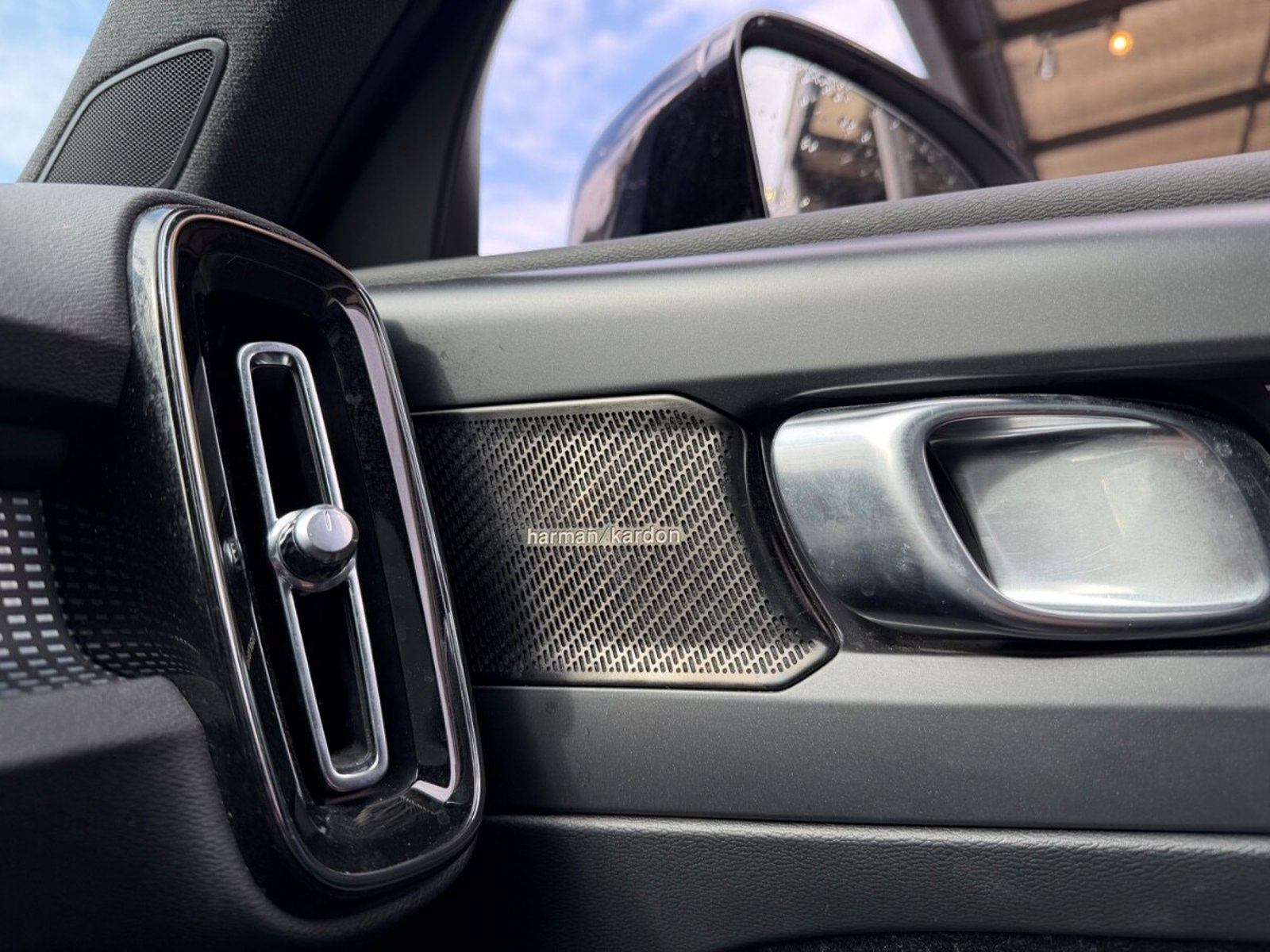 VOLVO XC40 T5 R-DESIGN PLUS 2.0 AWD 2020 - Imagen 16 de 17