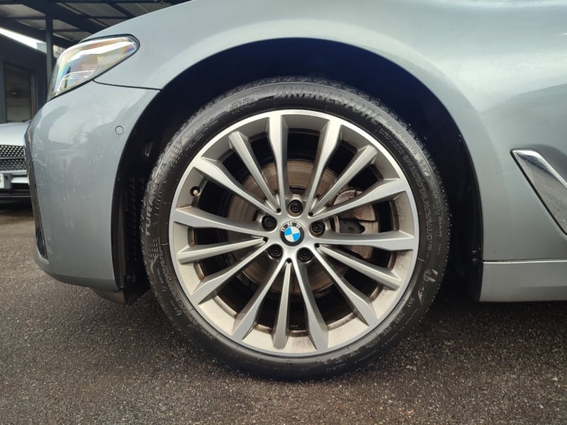 BMW 520D HERITAGE 2.0 AT 2022 - Imagen 3 de 15