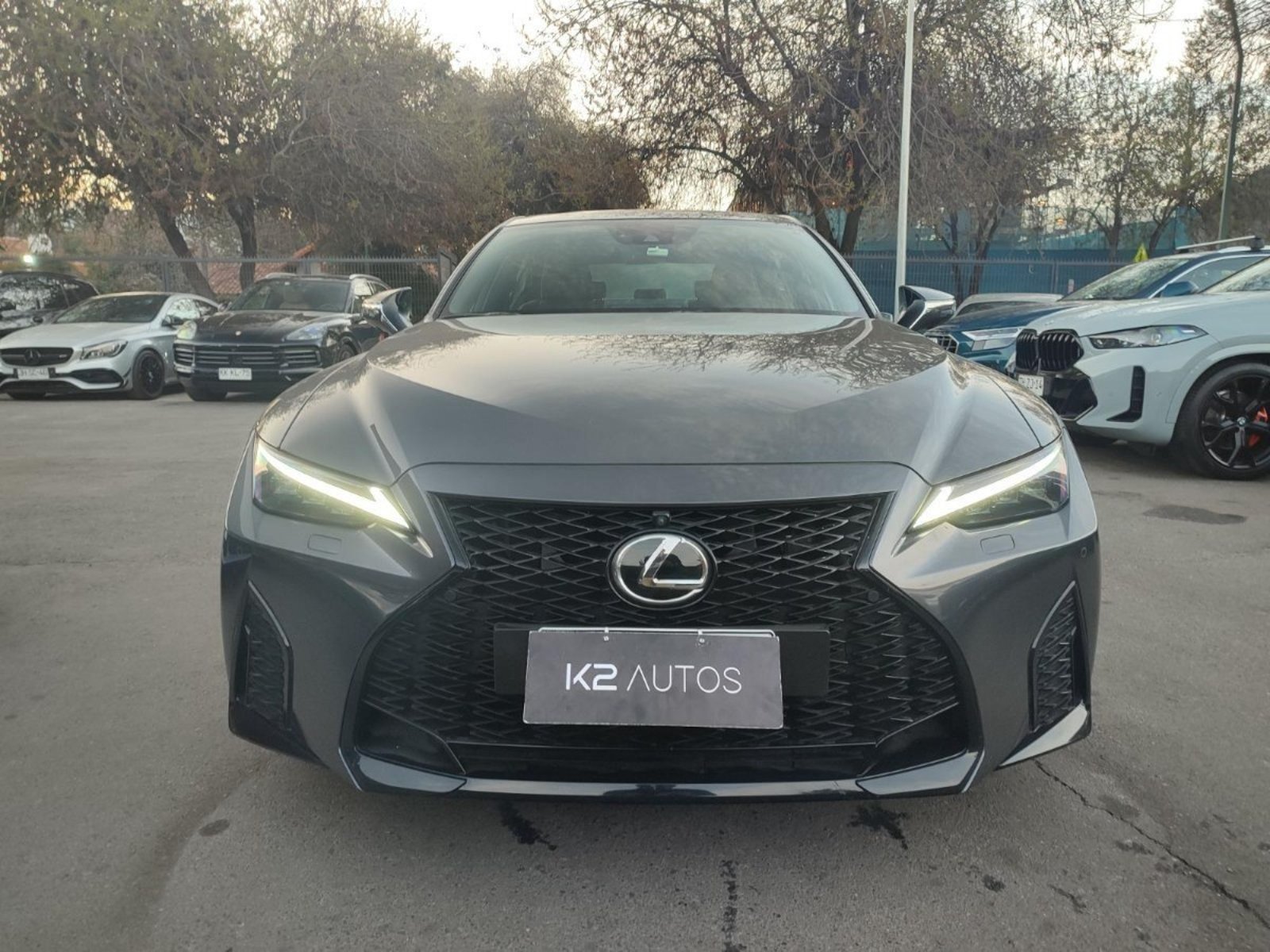 Lexus IS300 F SPORT 2.0 2024 - Foto 2 de 17