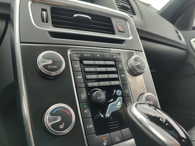 Volvo S60 T6 RDESIGN 4WD 2.0 2018 - Imagen 14 de 16