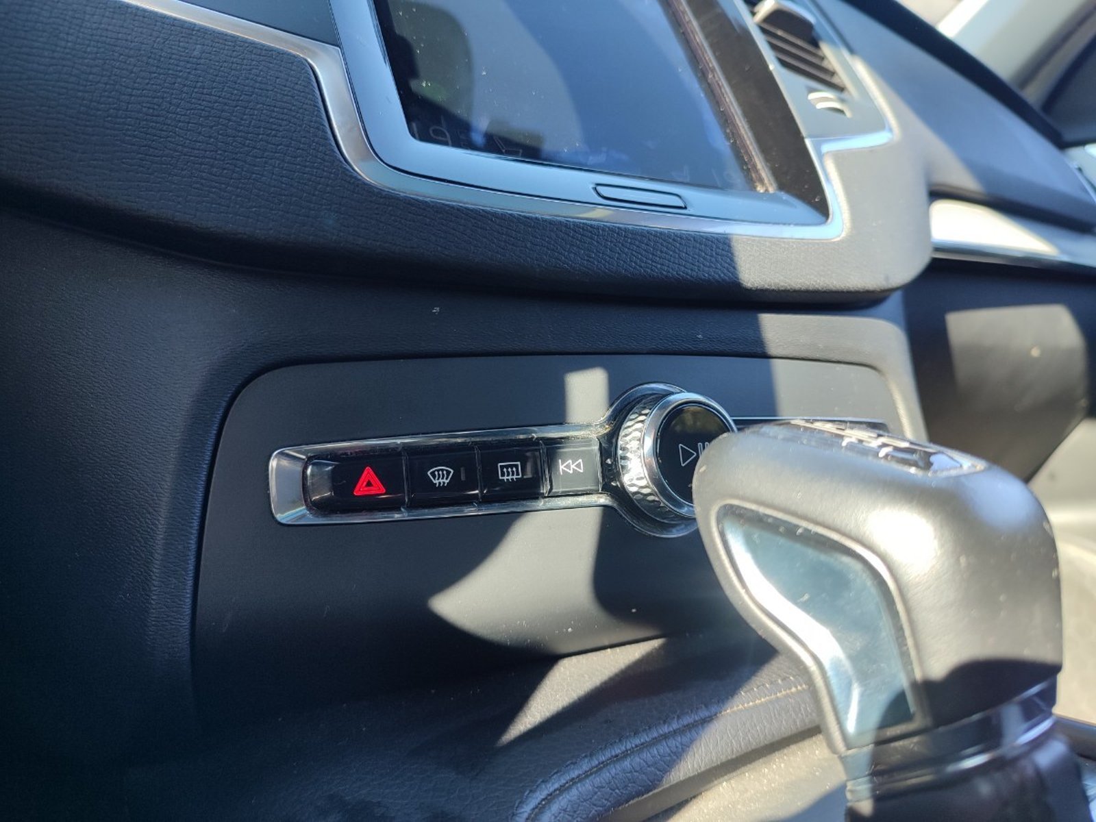 VOLVO XC90 D5 MOMENTUM 2.0 4WD 2022 - Imagen 14 de 17