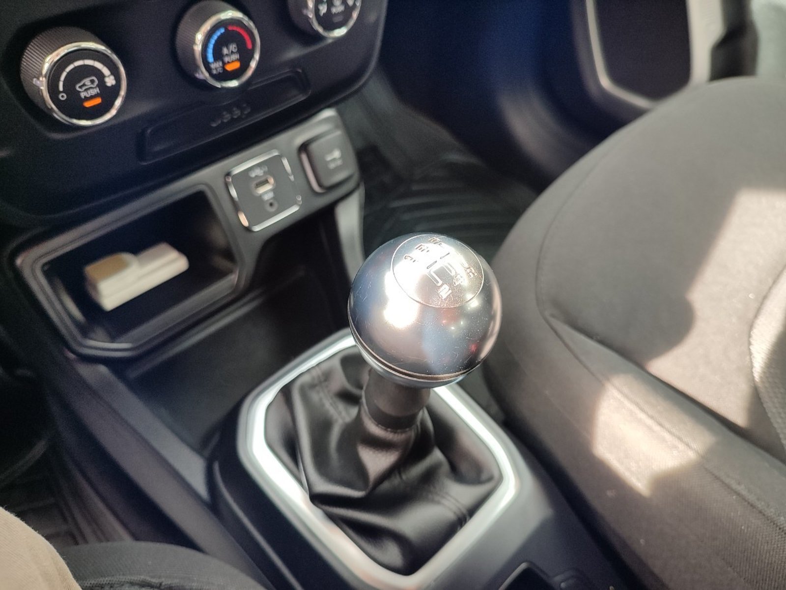 Jeep RENEGADE SPORT 1.7 2022 - Imagen 13 de 16