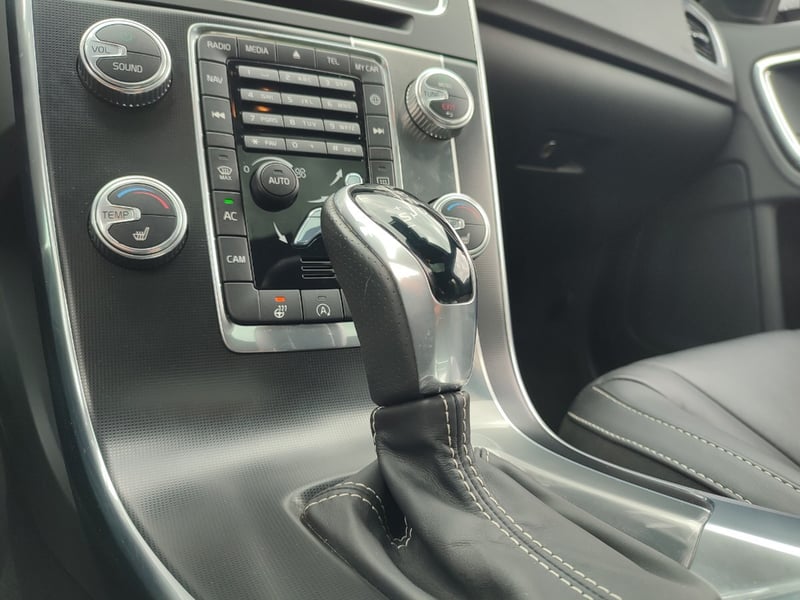 Volvo S60 T6 RDESIGN 4WD 2.0 2018 - Imagen 13 de 16