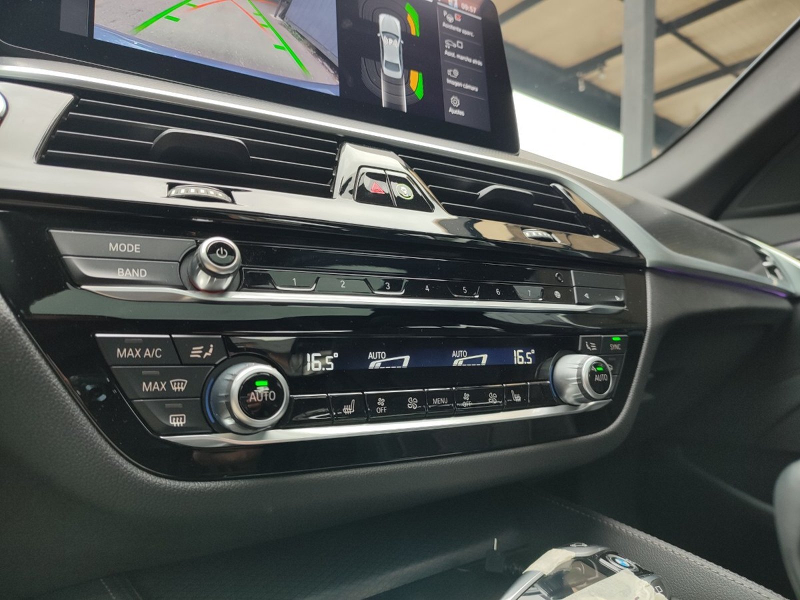 BMW 530I M SPORT 2.0 LCI AT 2023 - Imagen 16 de 18