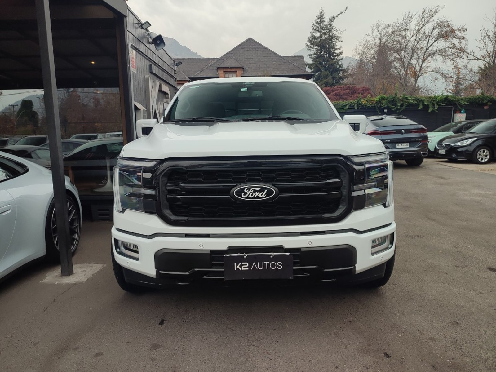 Ford F-150 LARIAT BLACK 5.0 V8 4X4 2025 - Foto 2 de 18