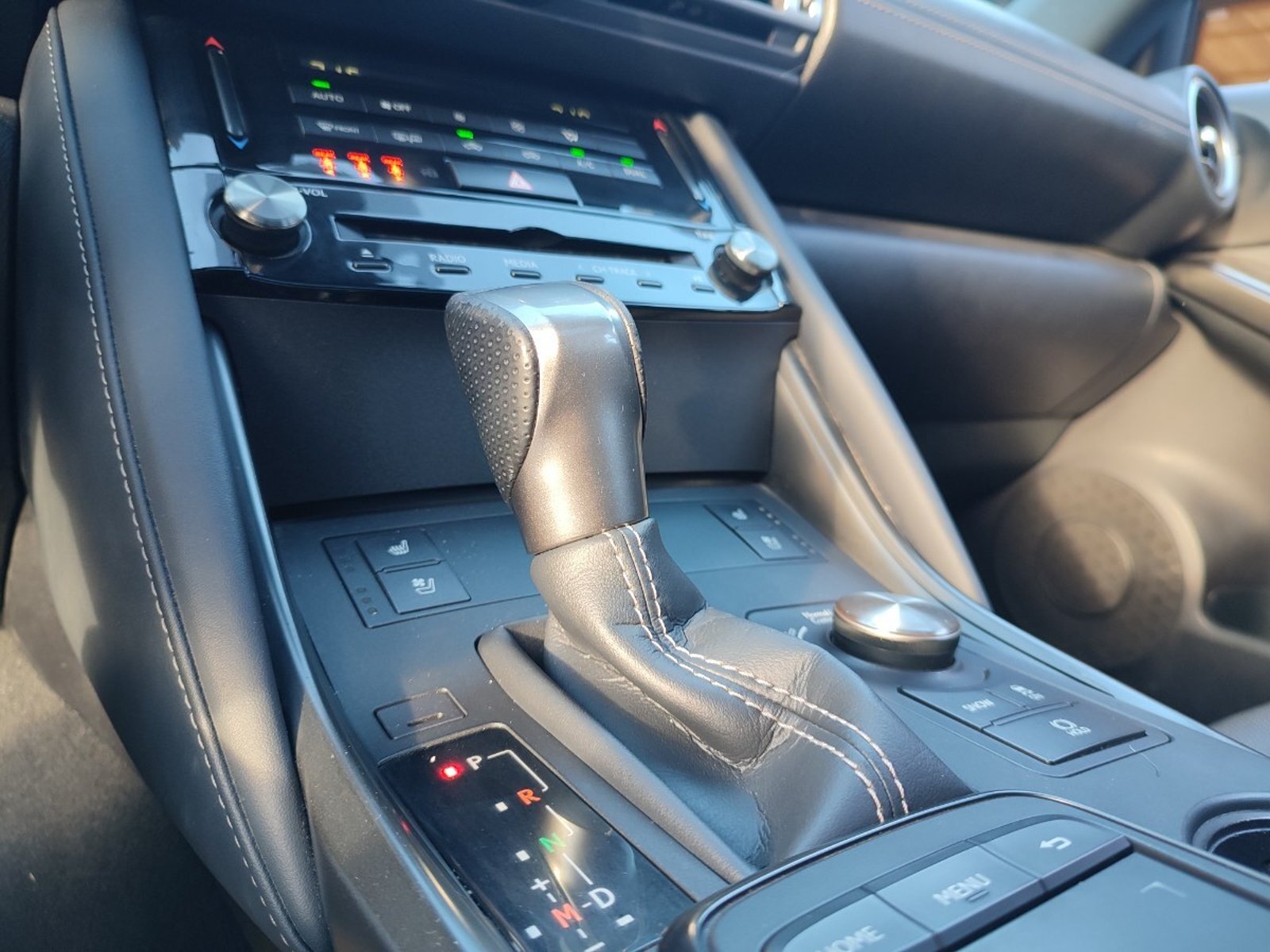 Lexus IS 300 F SPORT 2.0 2022 - Imagen 14 de 18