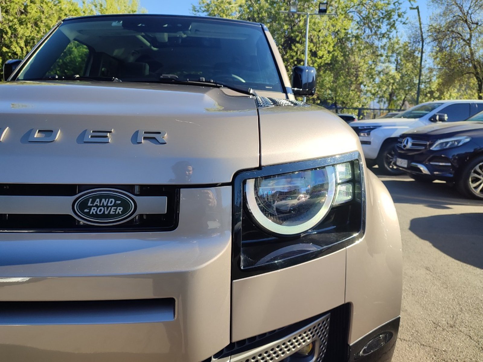 Land Rover DEFENDER X-DYNAMIC S 3.0 4WD 2023 - Foto 3 de 19