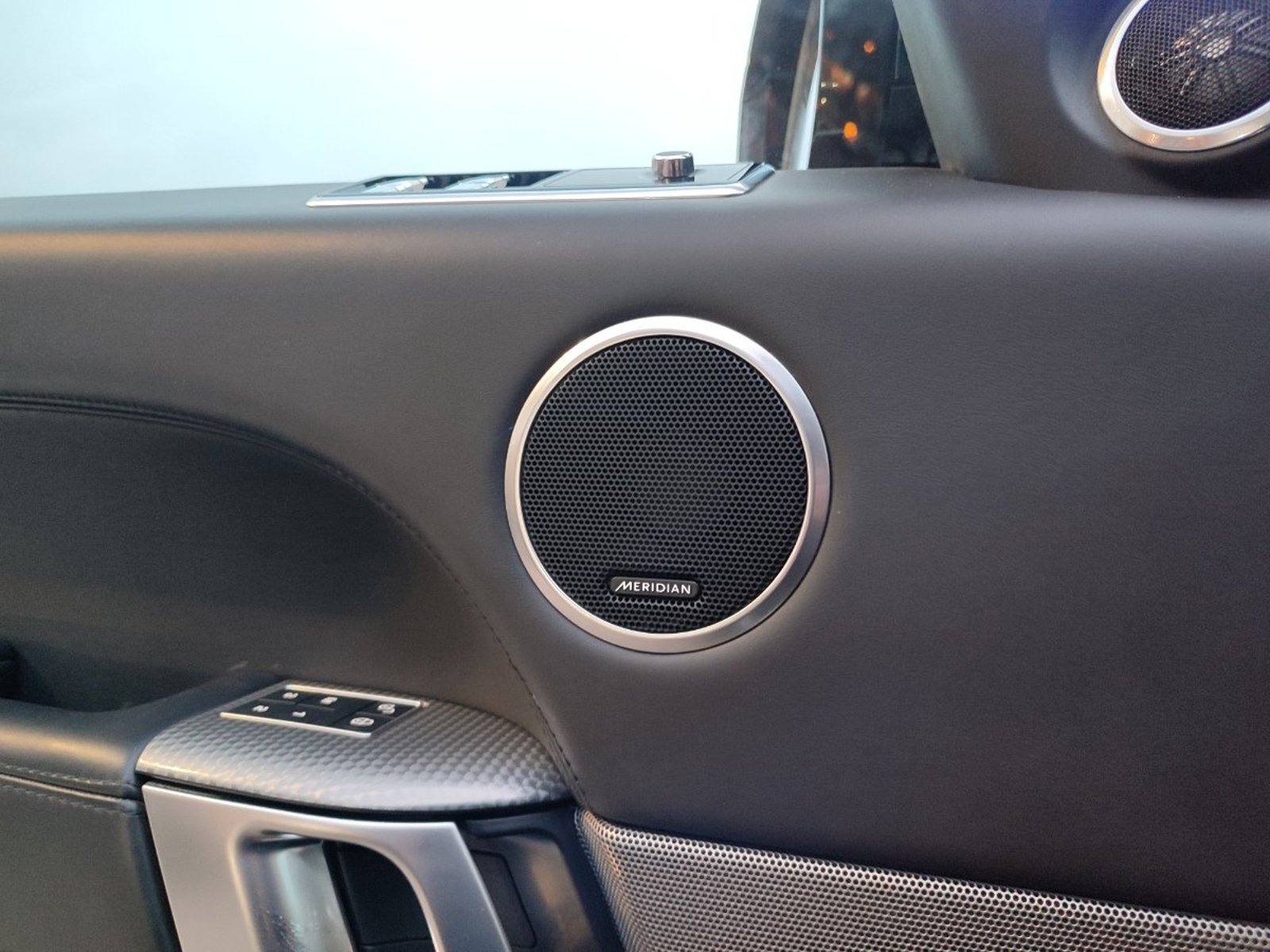 LAND ROVER RANGE ROVER SPORT HSE SDV8 4.4 4WD 2019 - Imagen 16 de 17