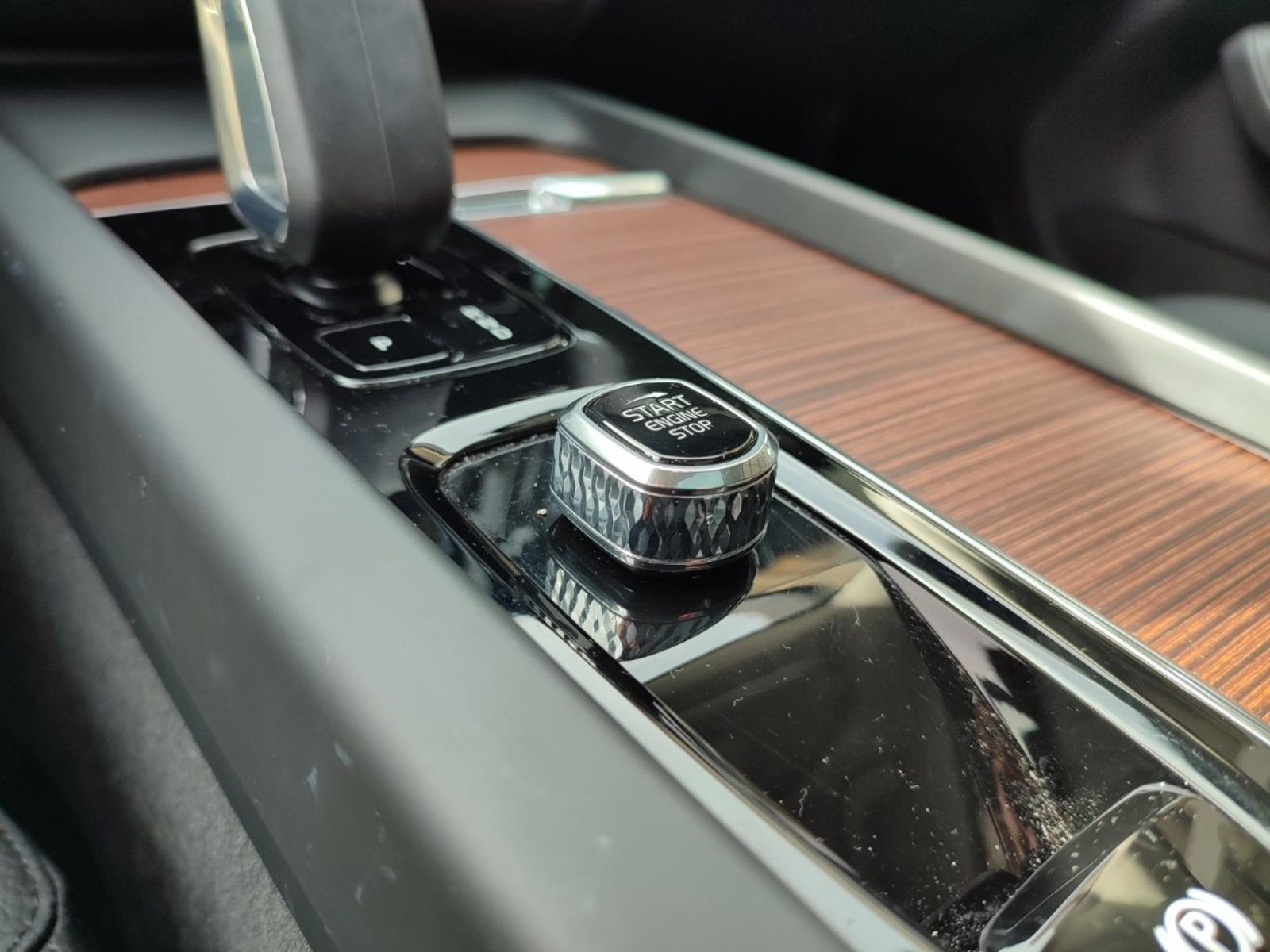 Volvo XC60 II B5 PLUS 4X4 2.0 2025 - Imagen 14 de 18