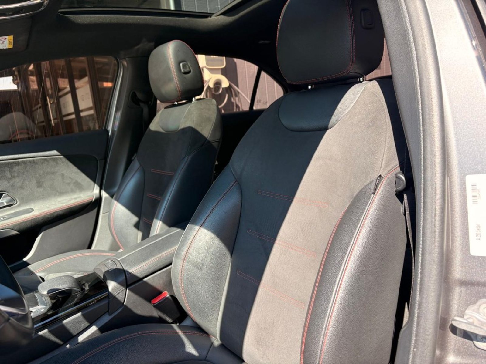Mercedes-Benz A250 SEDAN AMG LINE 2.0T 2021 - Imagen 11 de 15