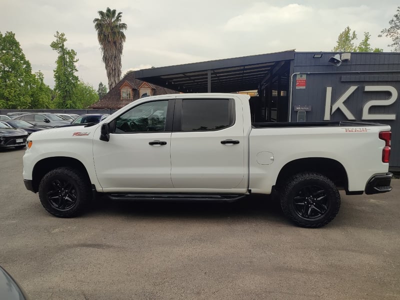 Chevrolet SILVERADO LT TRAILBOSS 5.3 4X4 2024 - Imagen 5 de 17