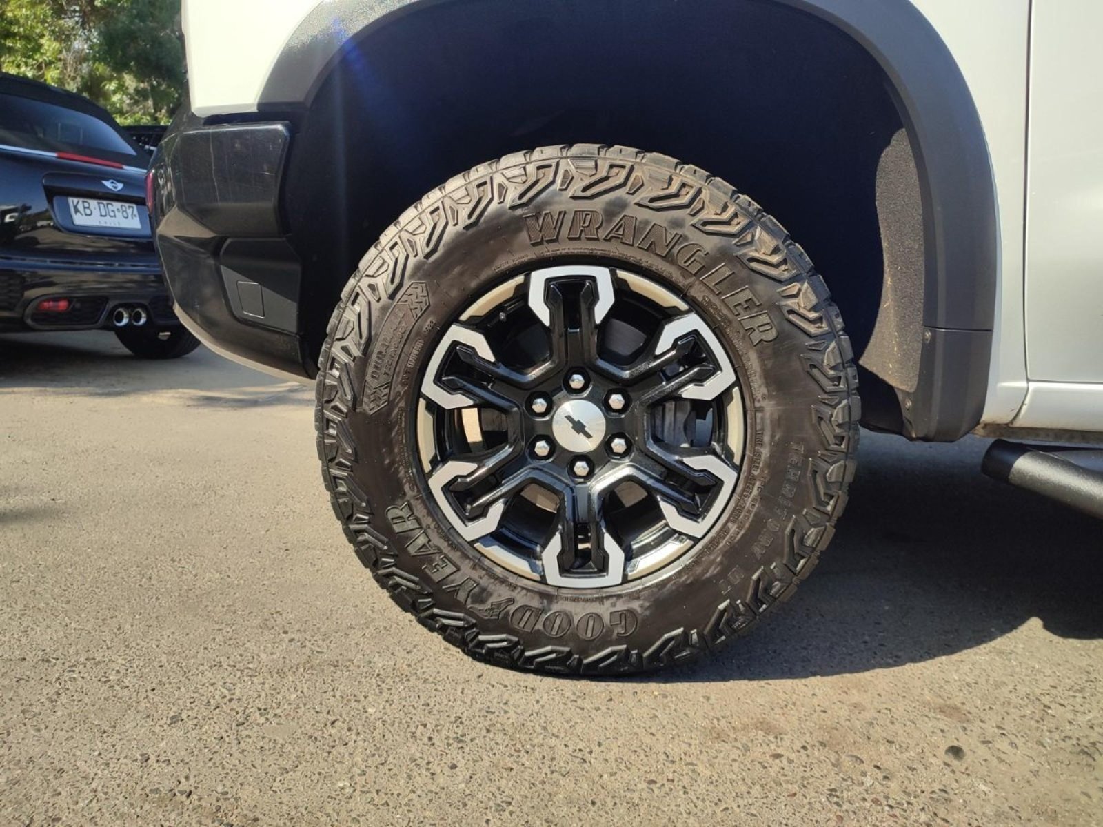 Chevrolet SILVERADO ZR2 6.2L 4WD 2023 - Imagen 5 de 17