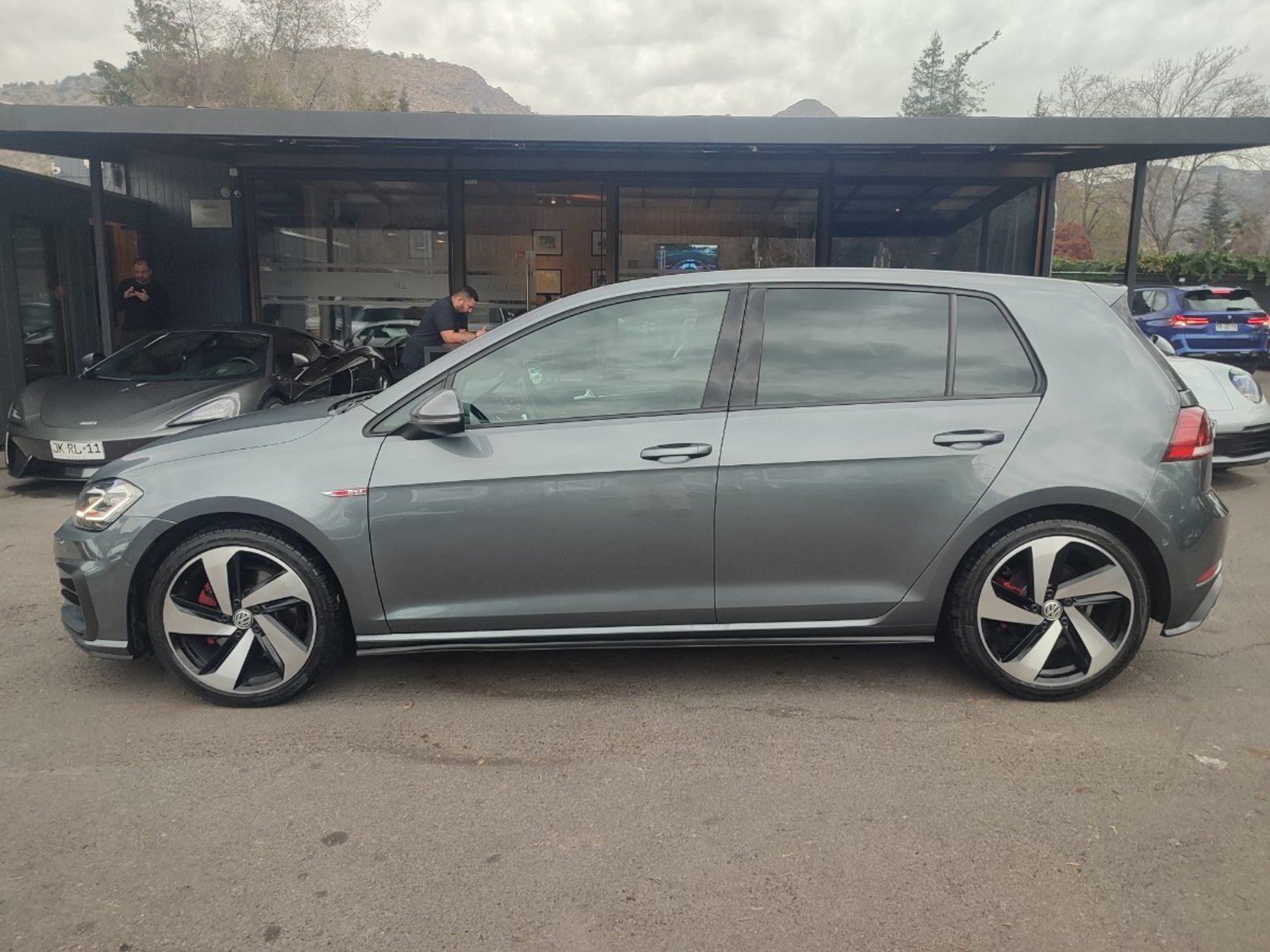 Volkswagen GOLF GTI 2.0 TSI DSG 2020 - Foto 4 de 17