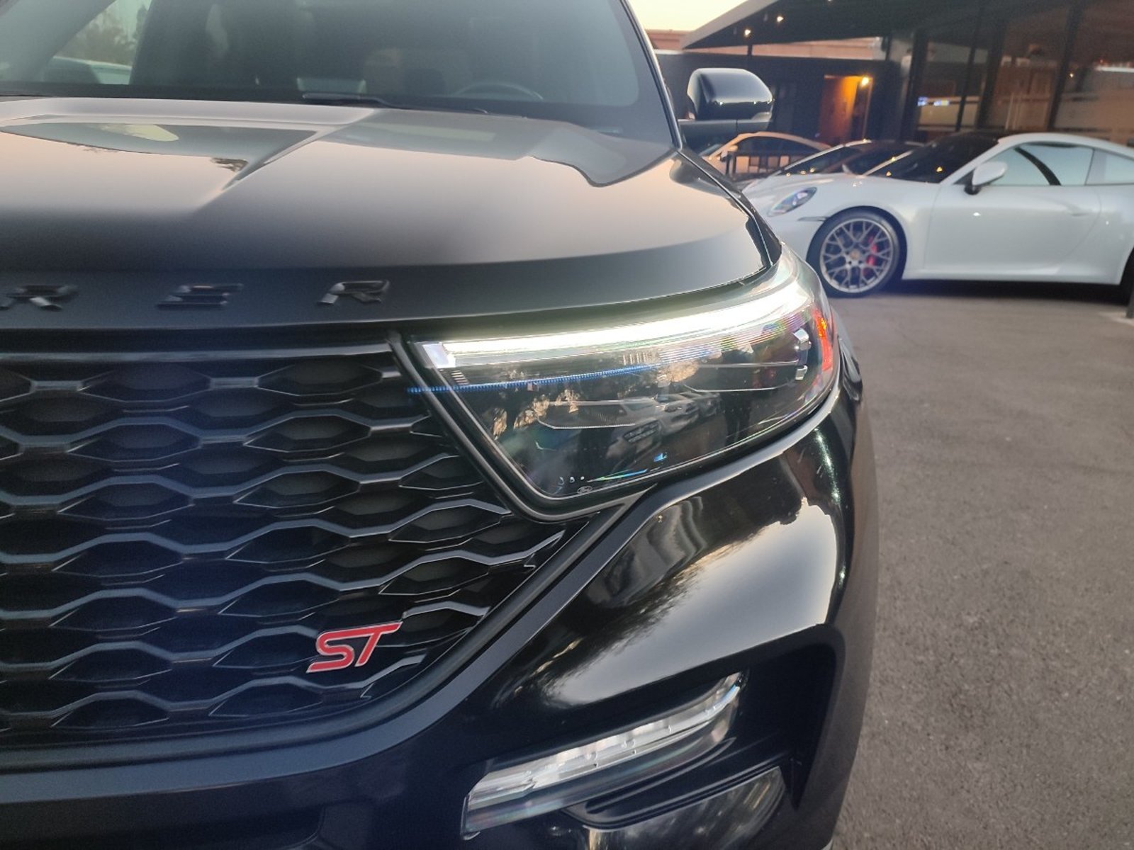 Ford EXPLORER ST 3.0 V6 4WD 2022 - Foto 3 de 19