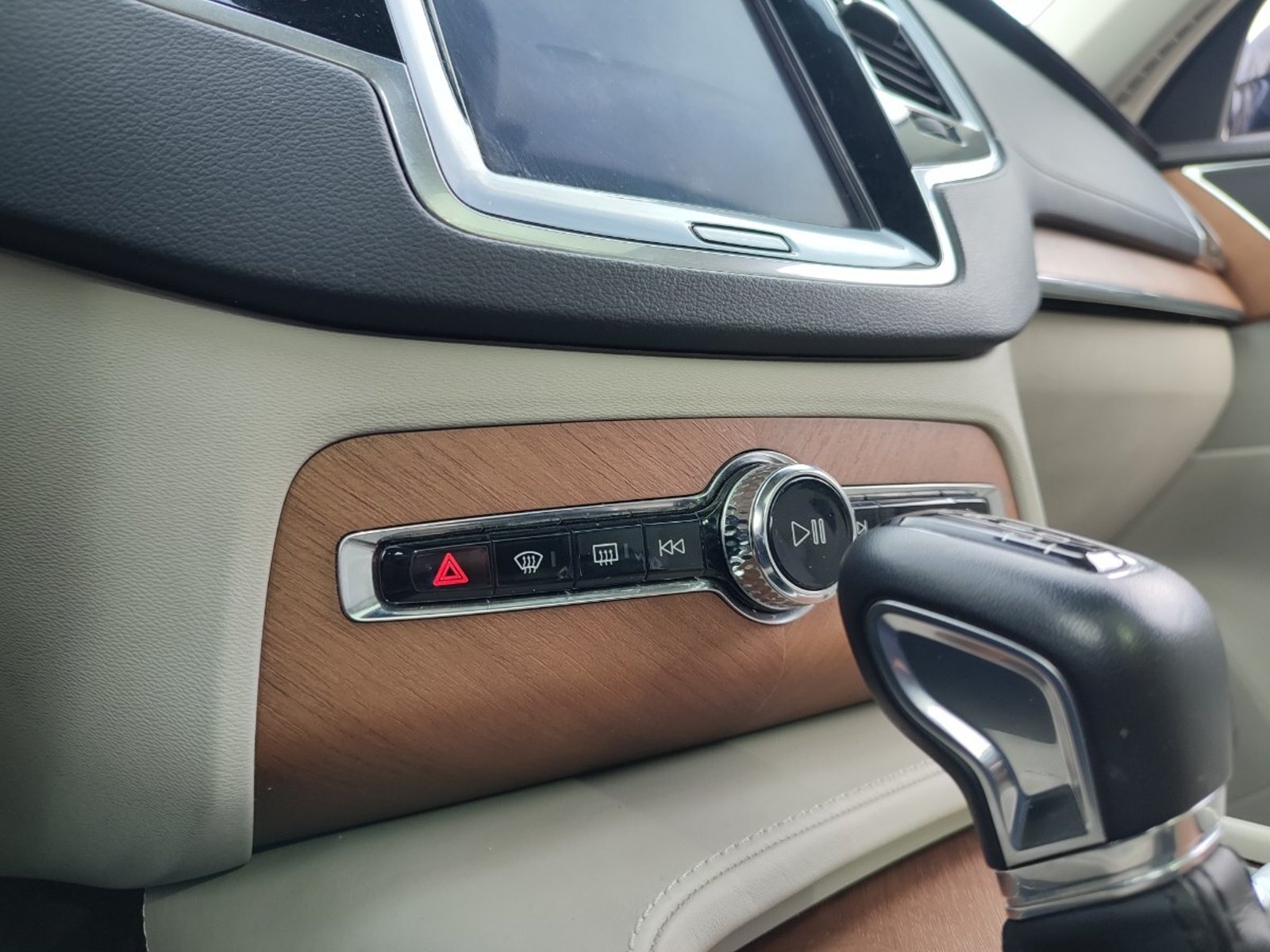 VOLVO XC90 D5 INSCRIPTION 2.0 4WD 2019 - Imagen 16 de 18