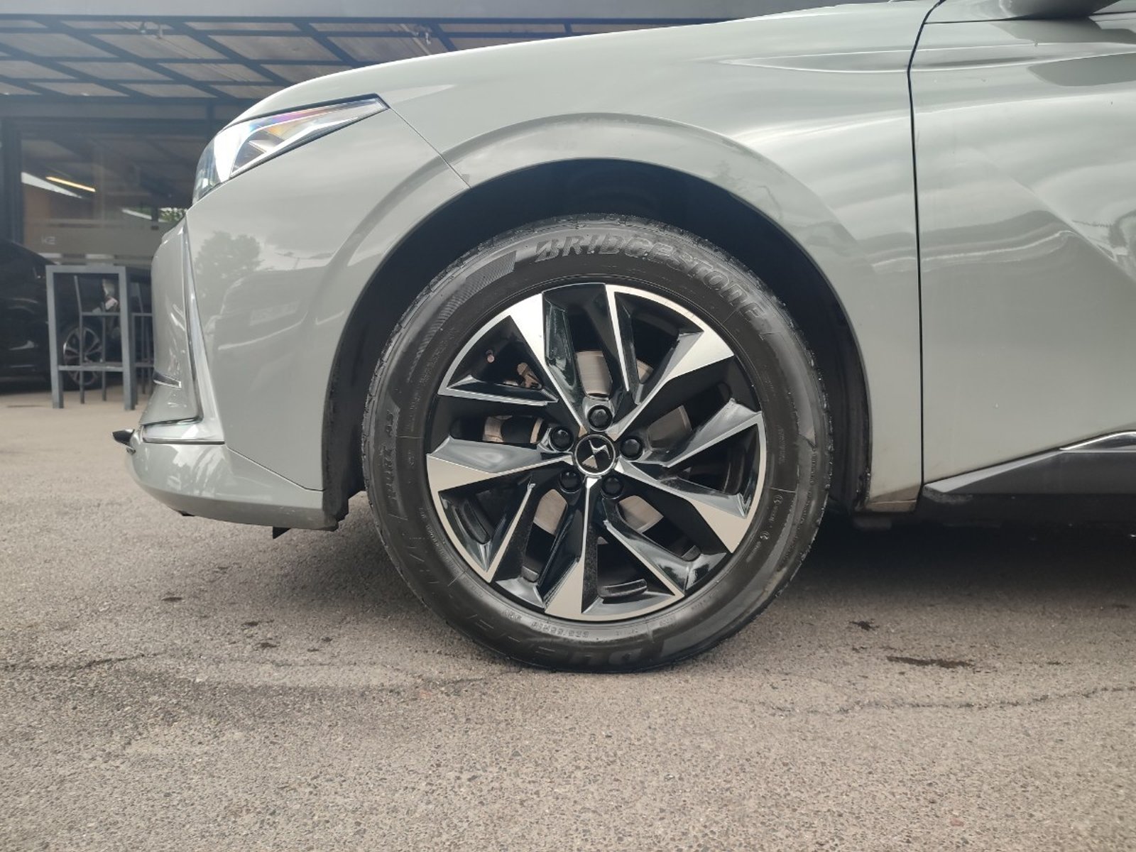 DS Automobiles DS 4 CROSS TROCADERO BLUEHDI 1.5 2023 - Foto 4 de 16