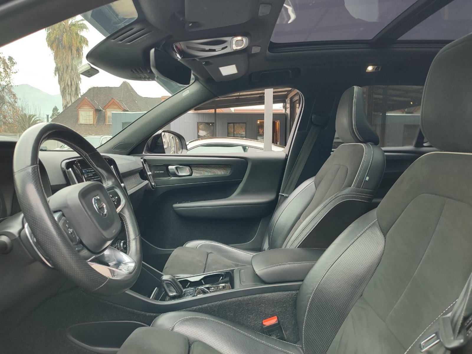 VOLVO XC40 T5 R-DESIGN PLUS 2.0 AWD 2019 - Imagen 12 de 18