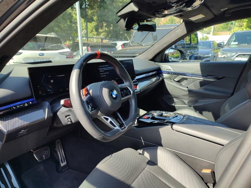 BMW M5 4.4 V8 XDRIVE 2025 - Imagen 10 de 18