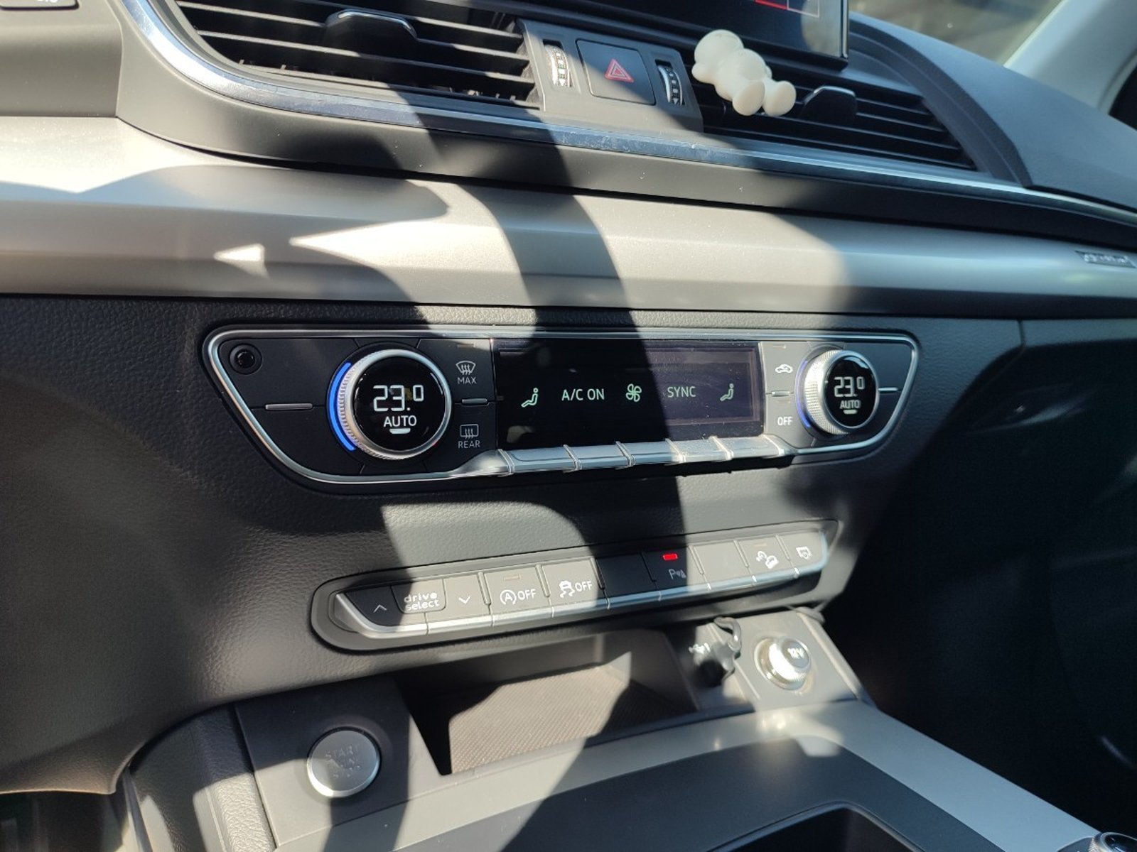 AUDI Q5 45 TSFI QUATTRO 2.0 S TRONIC 2022 - Imagen 15 de 18