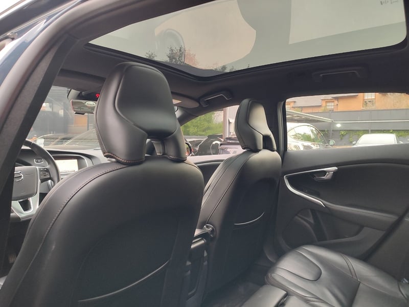 Volvo V40 CROSS COUNTRY AWD LIMITED 2019 - Imagen 13 de 17
