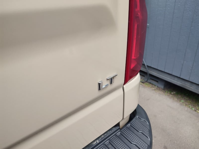 Chevrolet SILVERADO LT TRAILBOSS 5.3 4X4 2023 - Imagen 9 de 17