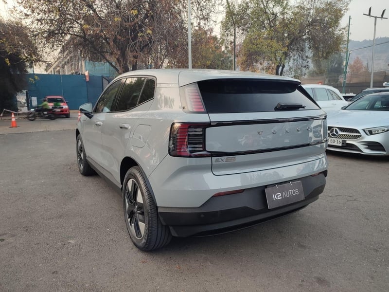 Volvo EX30 CORE E40 BEV AT 2025 - Imagen 6 de 17