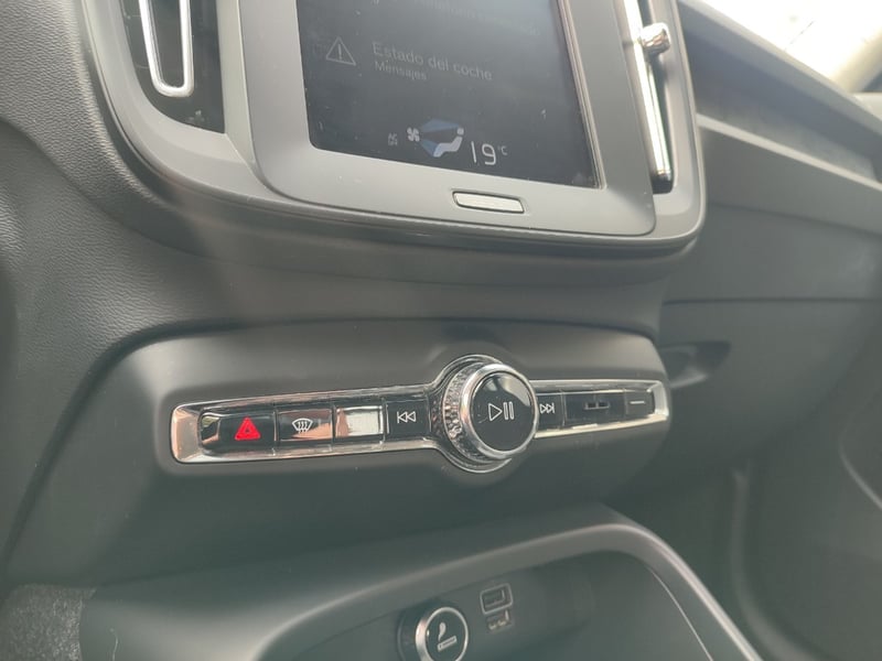 Volvo XC40 T4 KINECT 2.0 AT 2020 - Imagen 15 de 17