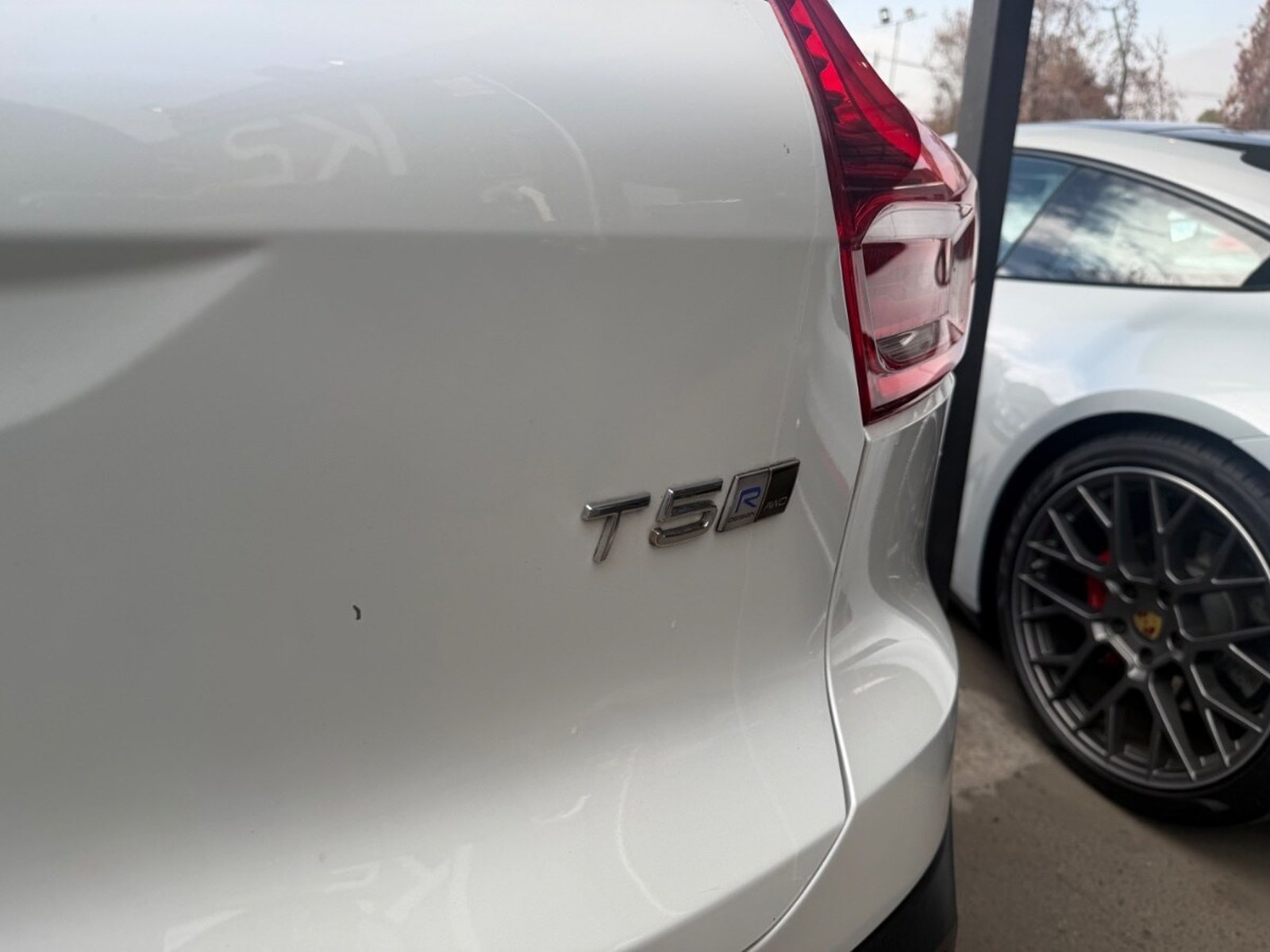 VOLVO XC40 T5 R-DESIGN PLUS 2.0 AWD 2020 - Imagen 6 de 17