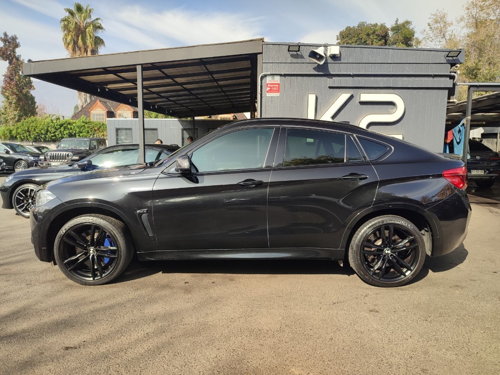 BMW X6 M 4.4 V8 AT 2018 - Foto 5 de 18