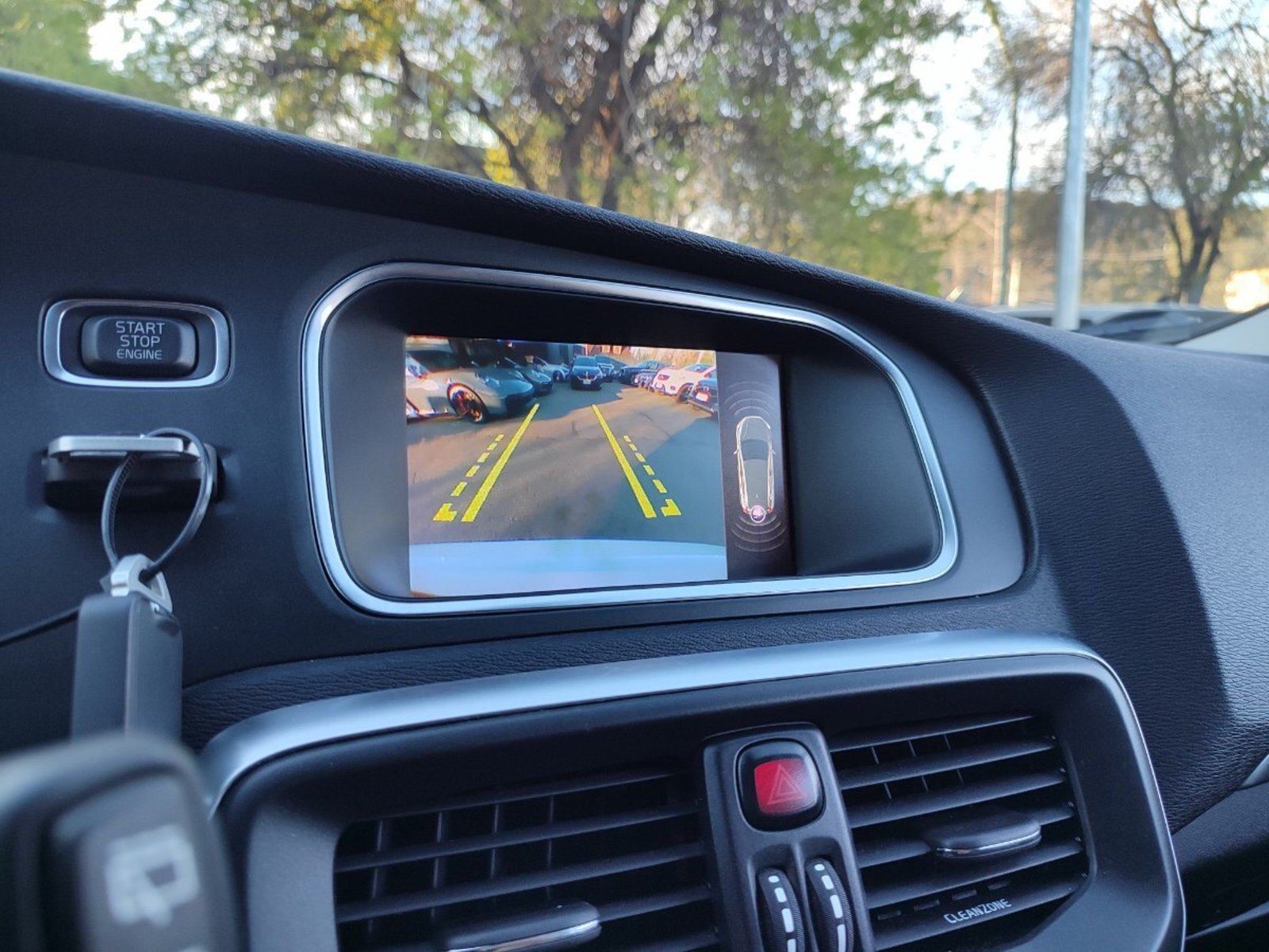 Volvo V40 T4 MOMENTUM PLUS 2.0 FWD 2020 - Imagen 16 de 17