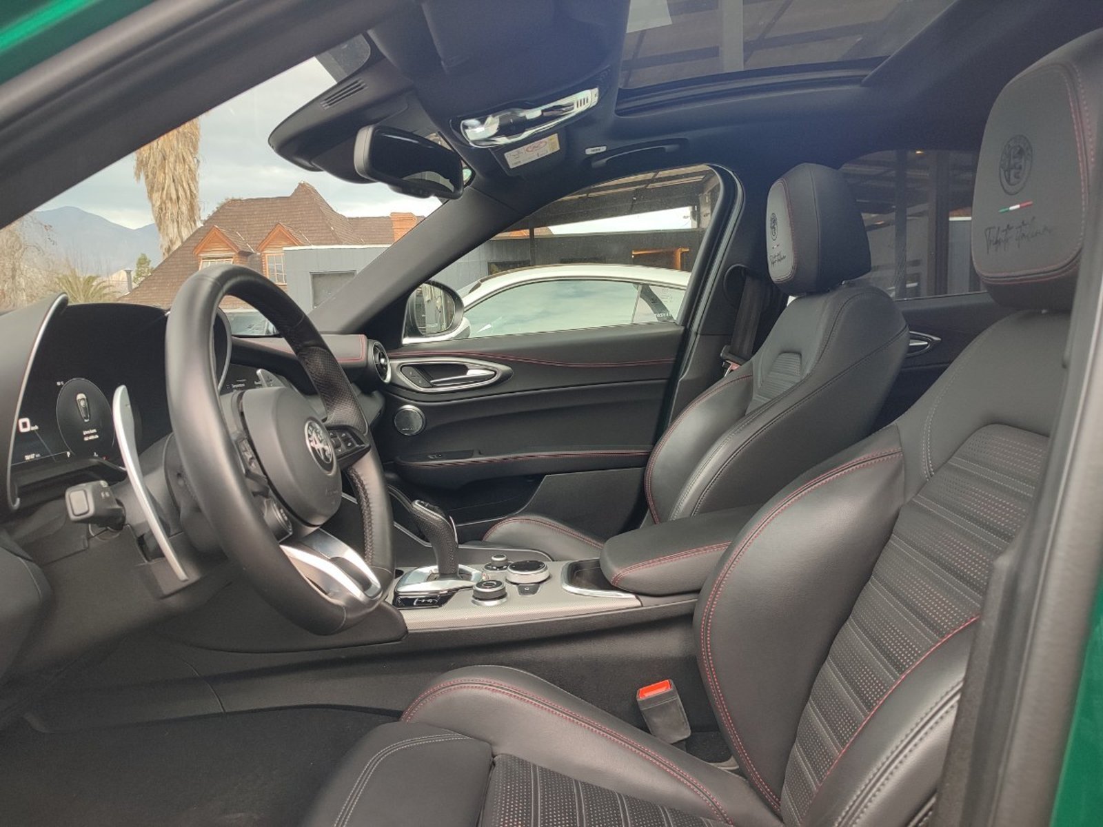 Alfa Romeo GIULIA VELOCE 2.0 TURBO 280 HP 2025 - Imagen 10 de 17