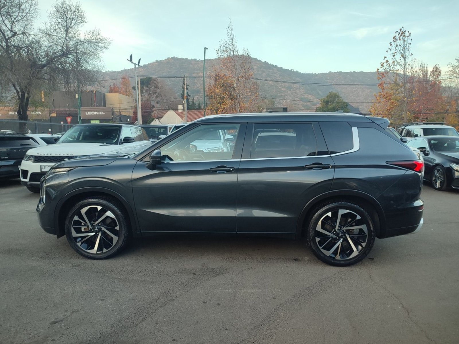Mitsubishi OUTLANDER GLS LIMITED 2.5 4X4 AT 2026 - Foto 5 de 18