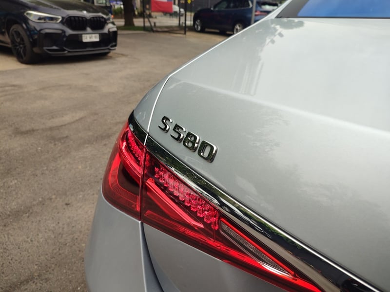 Mercedes-Benz S580 L 4.0 V8 4MATIC EQ BOOST 2025 - Imagen 9 de 19