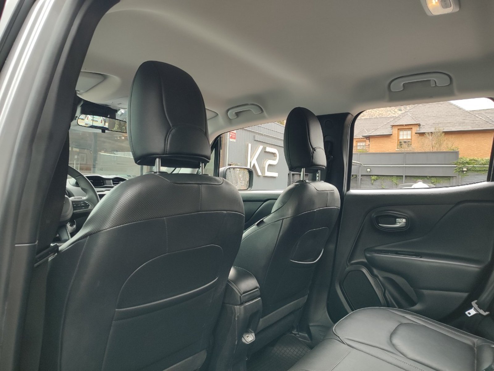 Jeep RENEGADE LONGITUDE 1.3T AT 2024 - Imagen 10 de 17