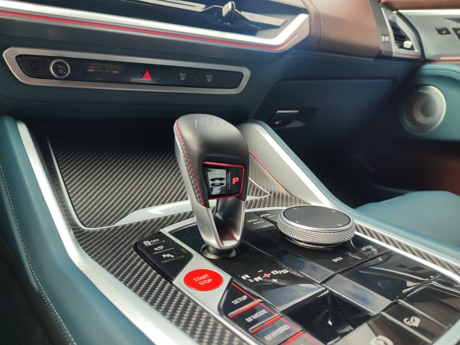 BMW XM 4.4 V8 HYBRID TWINPOWER TURBO 2024 - Imagen 14 de 19