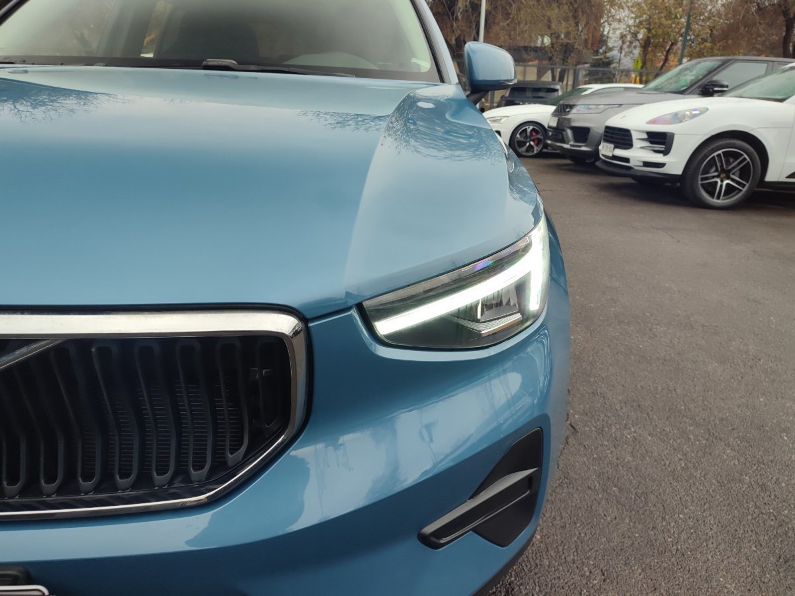 VOLVO XC40 B4 PLUS 2.0 MHEV 2024 - Imagen 3 de 17