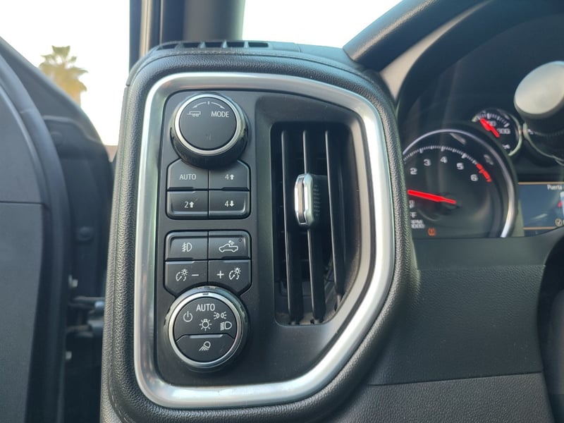 Chevrolet SILVERADO LT TRAILBOSS 5.3 4X4 2020 - Imagen 17 de 18
