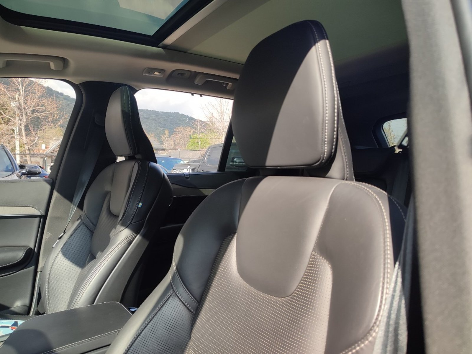 Volvo XC90 T8 II RECHARGE PLUS 2.0 AWD 2024 - Imagen 13 de 18