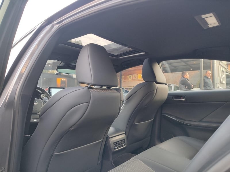 Lexus IS300 F SPORT 2.0 2024 - Imagen 17 de 17