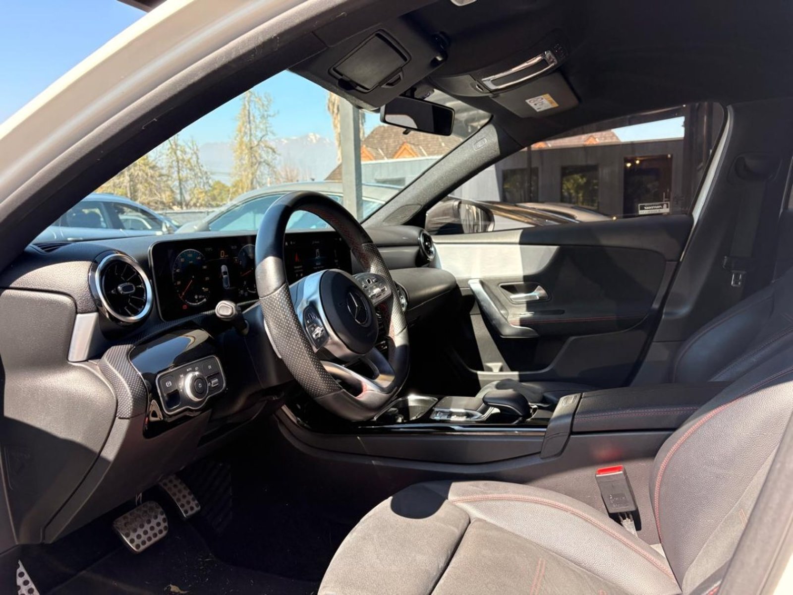 Mercedes-Benz A200 HB AMG LINE 1.3 AT 2019 - Imagen 10 de 15