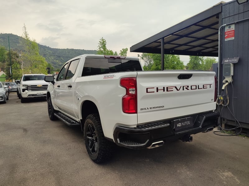 Chevrolet SILVERADO LT TRAILBOSS 5.3 4X4 2024 - Imagen 7 de 17