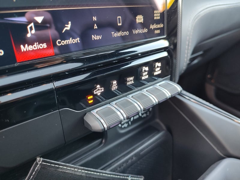 RAM 1500 LIMITED 5.7 CREW CAB 4X4 2022 - Imagen 13 de 15