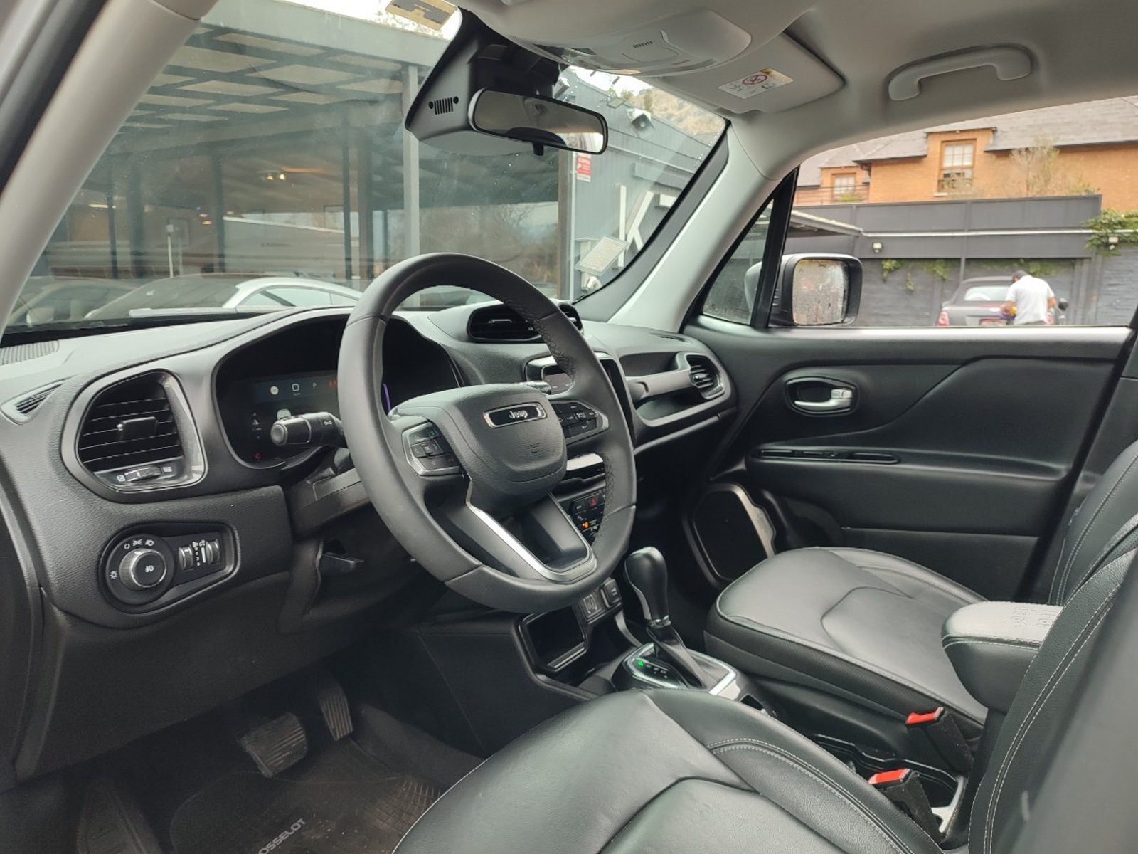 Jeep RENEGADE LONGITUDE 1.3T AT 2024 - Imagen 11 de 17