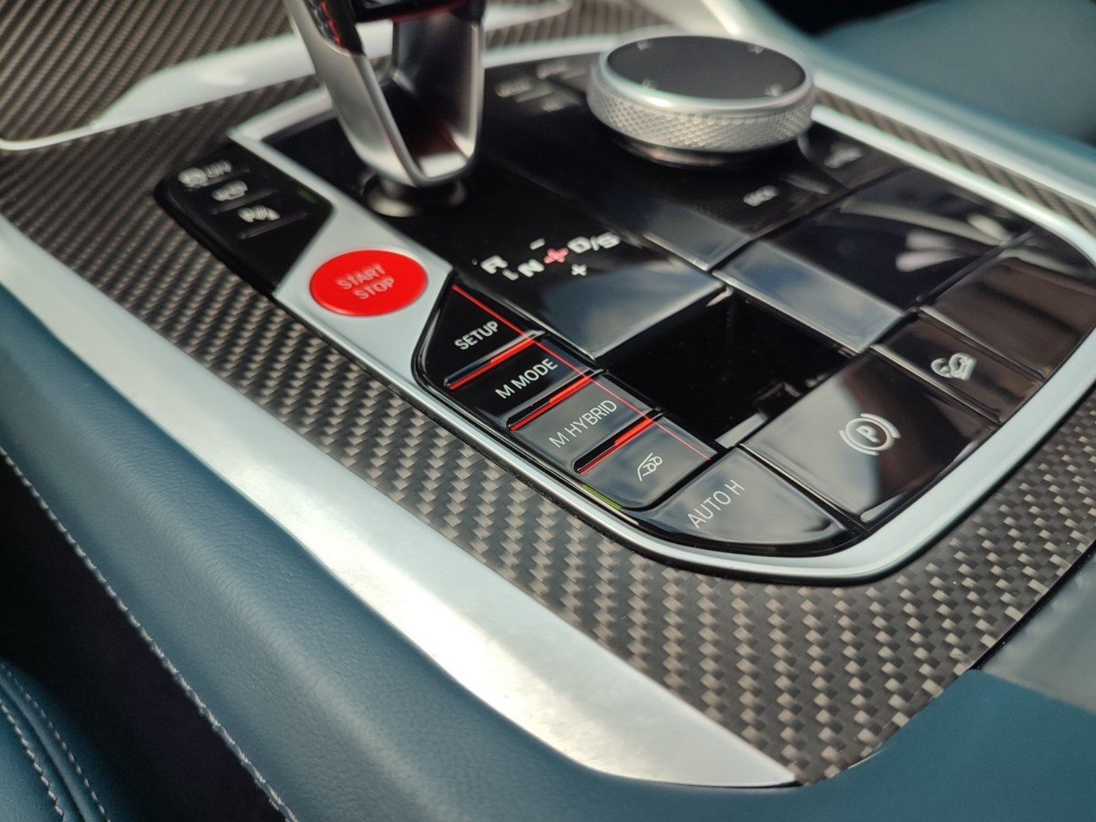 BMW XM 4.4 V8 HYBRID TWINPOWER TURBO 2024 - Imagen 15 de 19