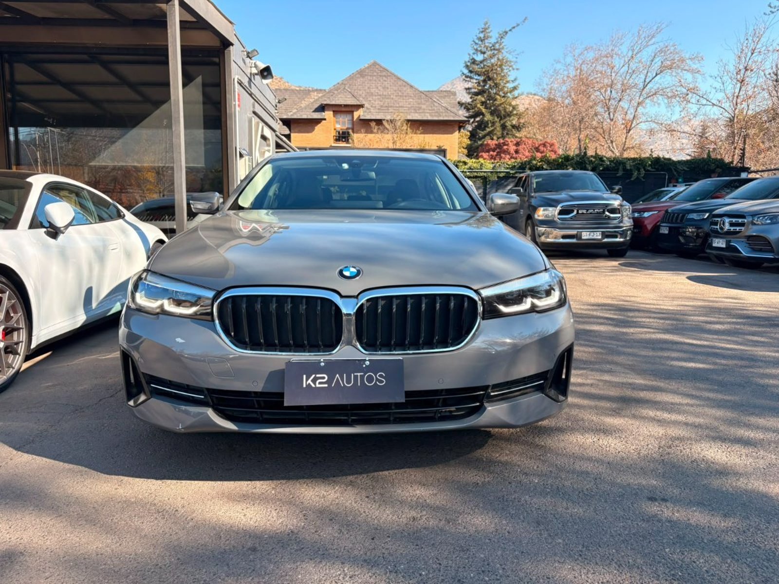 BMW 520D HERITAGE 2.0 AT 2021 - Foto 2 de 17