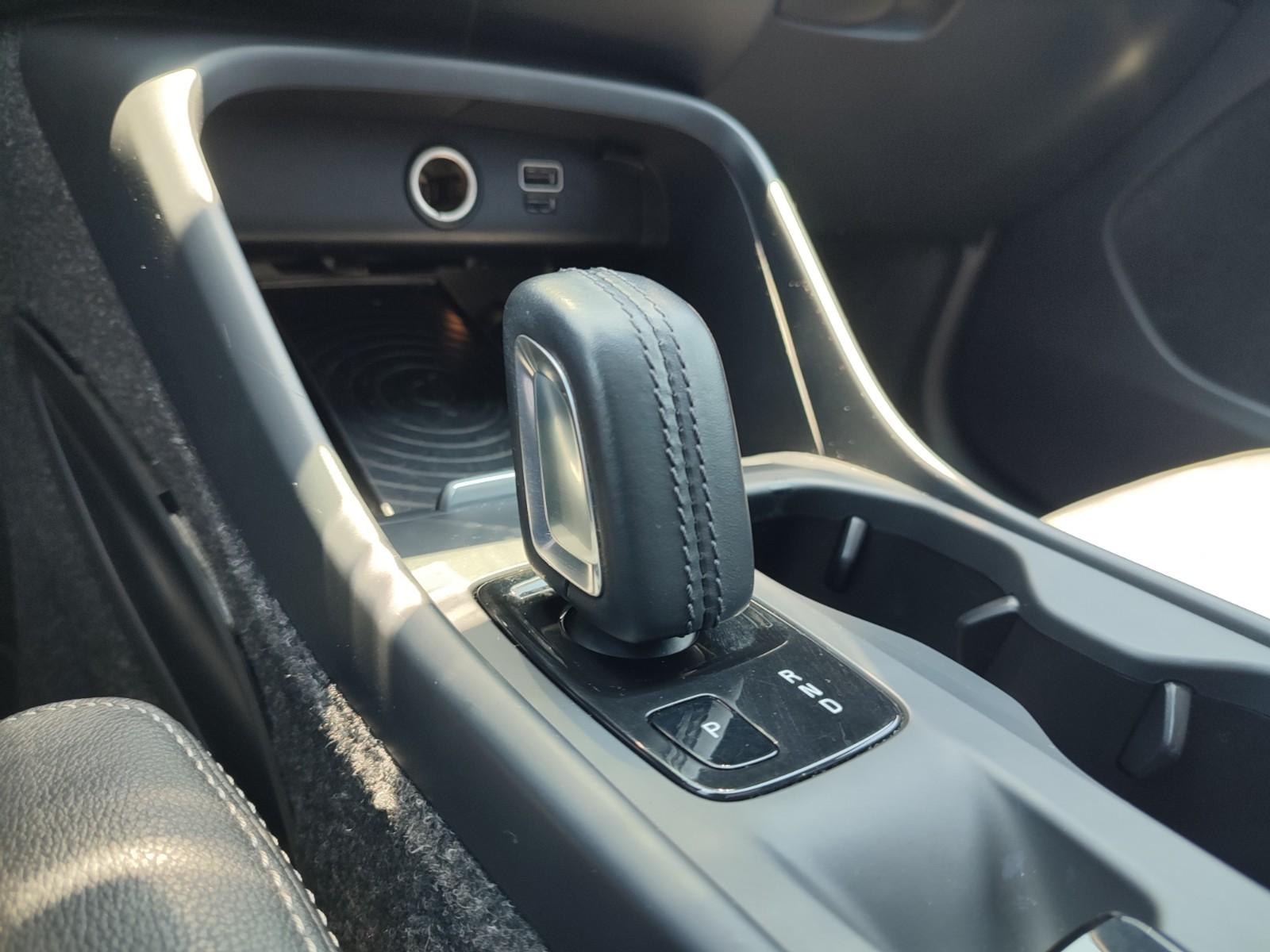 VOLVO XC40 T5 MOMENTUM PLUS 4WD 2.0 2019 - Imagen 16 de 17