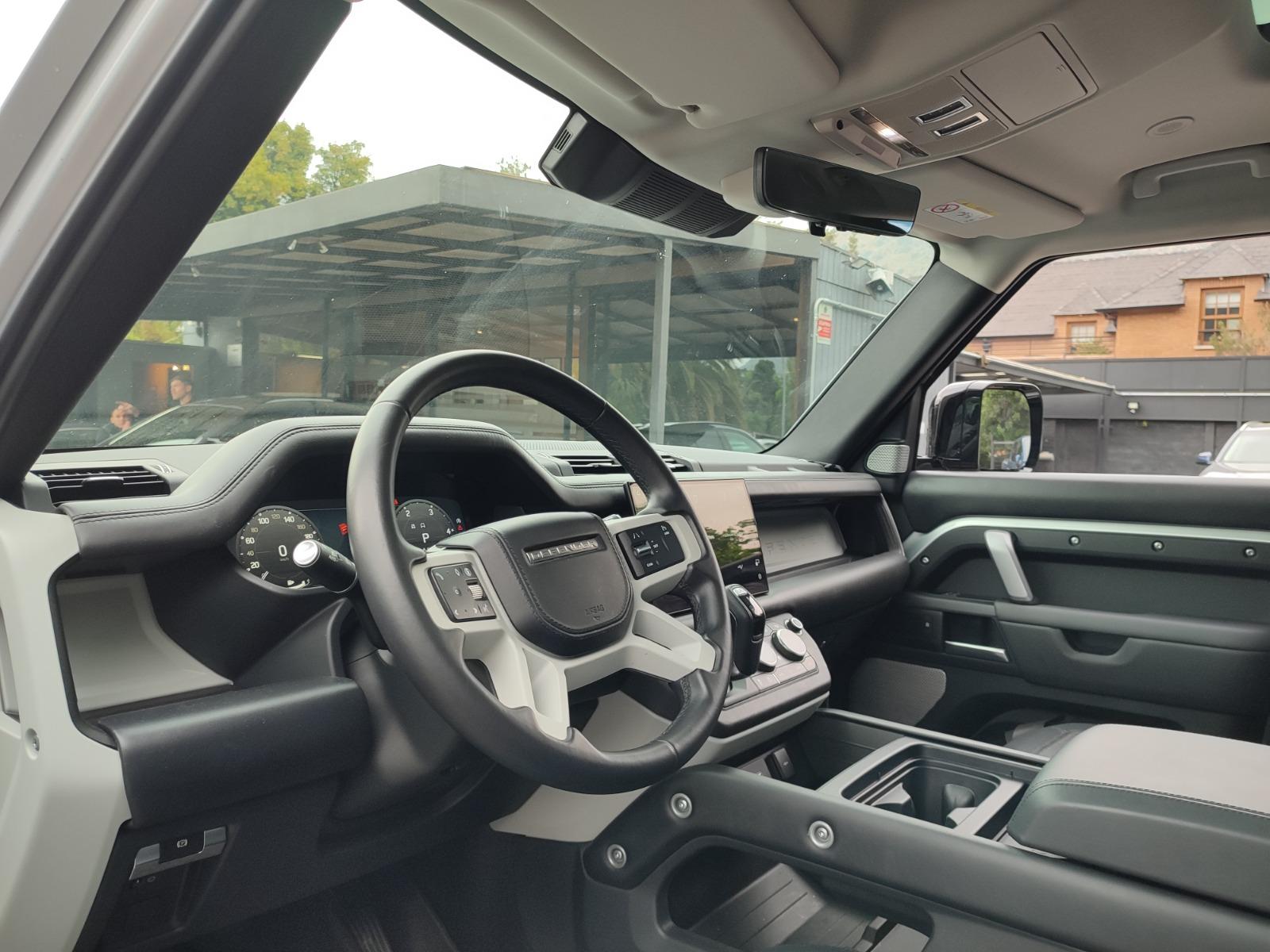 LAND ROVER DEFENDER 130 D300 S 3.0 4X4 2025 - Imagen 10 de 18