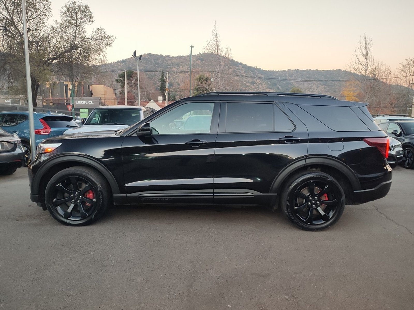 Ford EXPLORER ST 3.0 V6 4WD 2022 - Foto 5 de 19