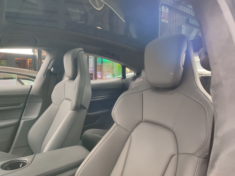 Porsche TAYCAN TURBO 4WD 2021 - Imagen 11 de 18